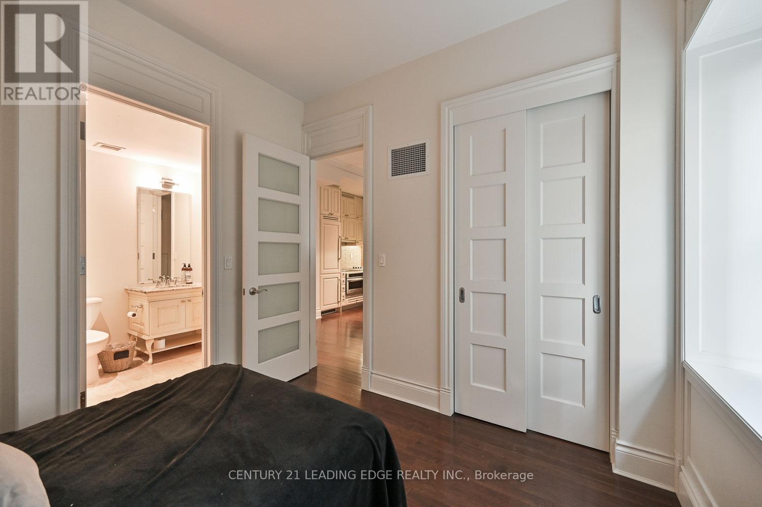 343 - 22 Leader Lane, Toronto, Ontario  M5E 1S5 - Photo 15 - C12970820