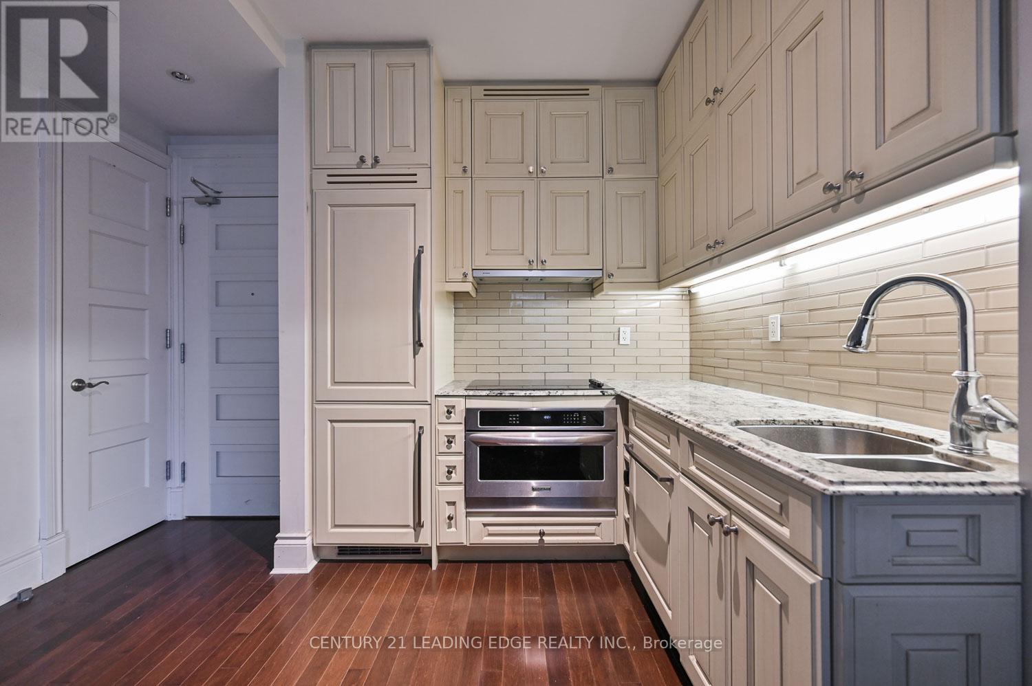 343 - 22 Leader Lane, Toronto, Ontario  M5E 1S5 - Photo 9 - C12970820