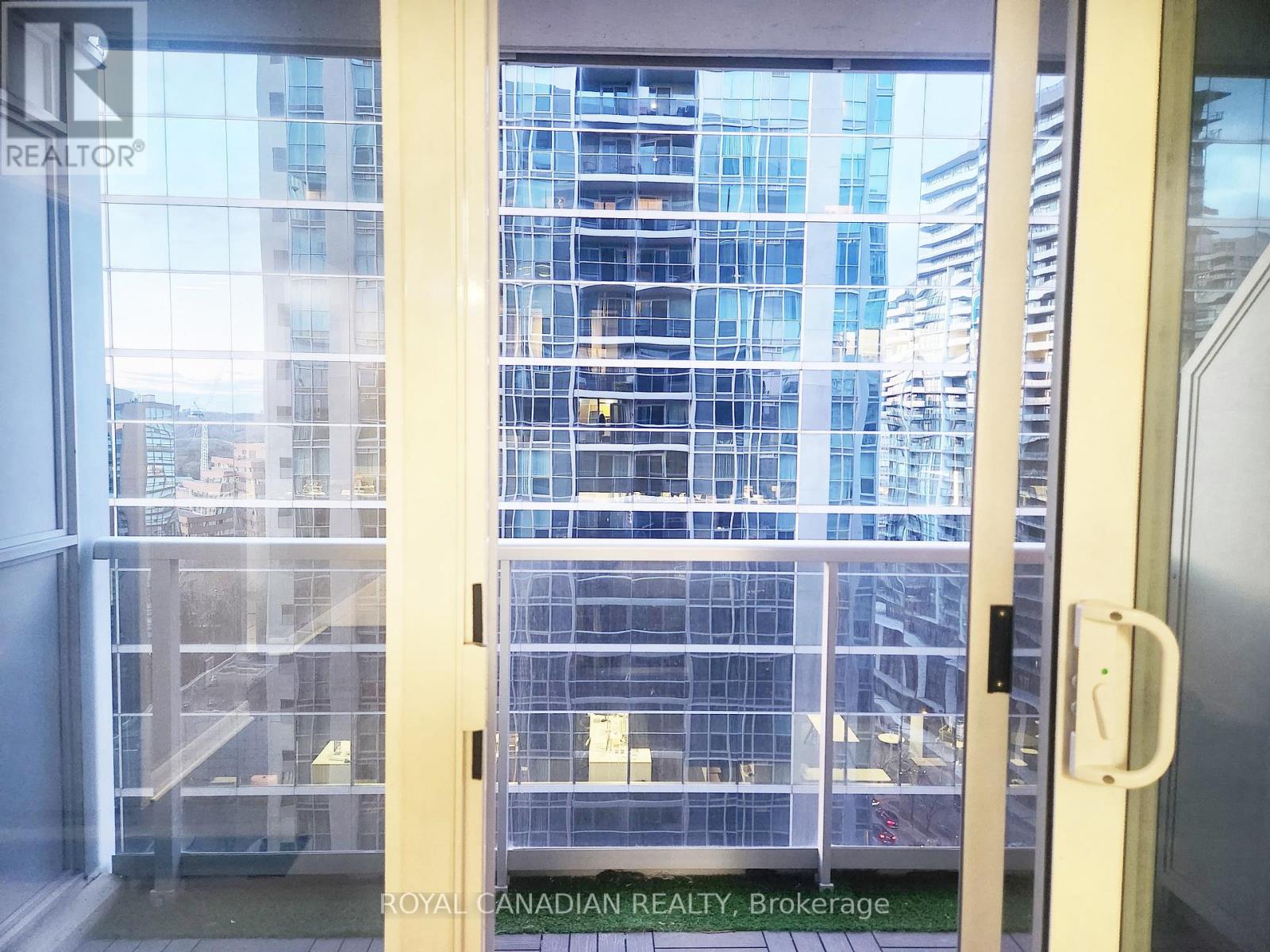 2710 - 4978 Yonge Street, Toronto, Ontario  M2N 7G8 - Photo 8 - C12970828