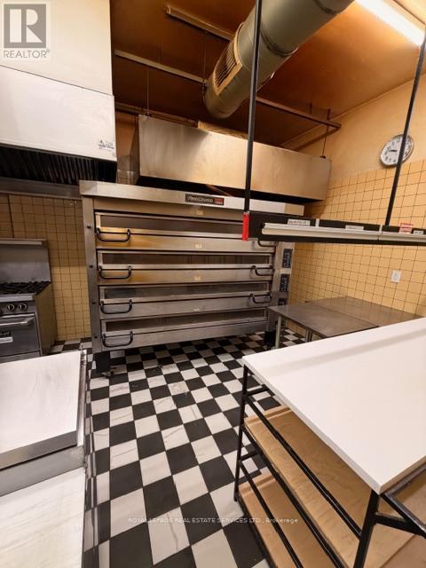 995 Bloor Street W, Toronto, Ontario  M6H 1M1 - Photo 31 - C12970846