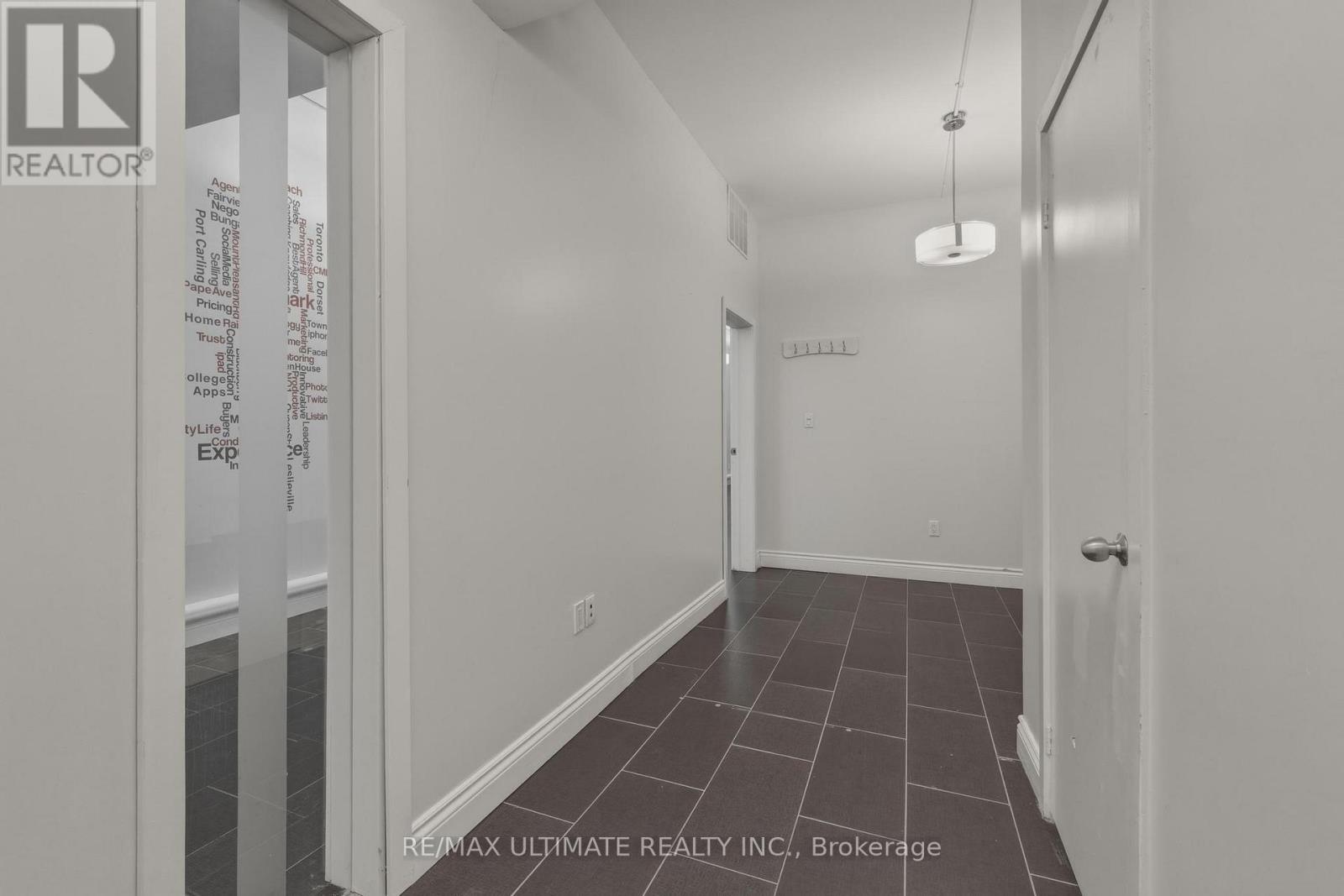 968 College Street, Toronto, Ontario  M5H 1A5 - Photo 17 - C12970848