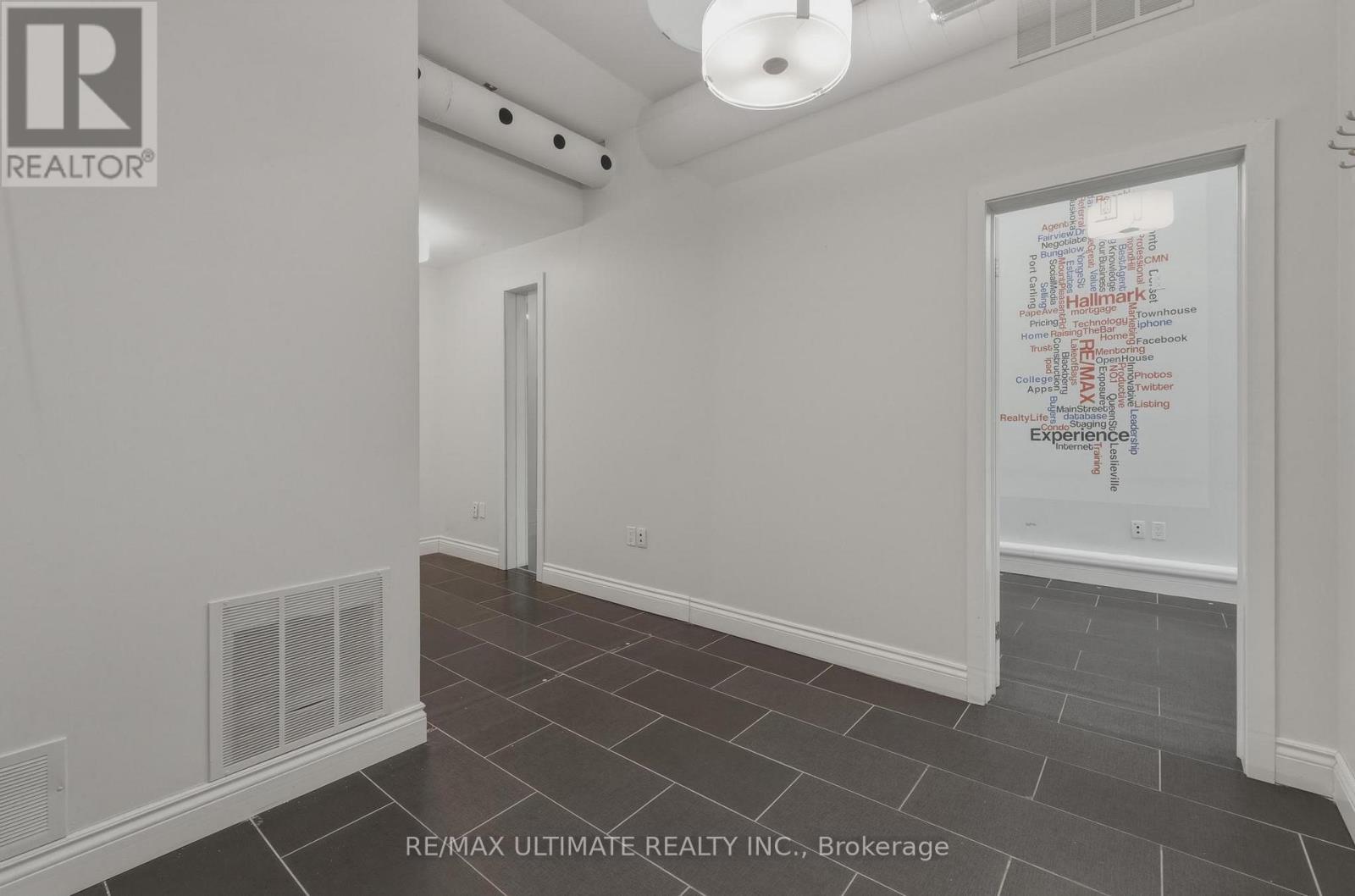 968 College Street, Toronto, Ontario  M5H 1A5 - Photo 20 - C12970848