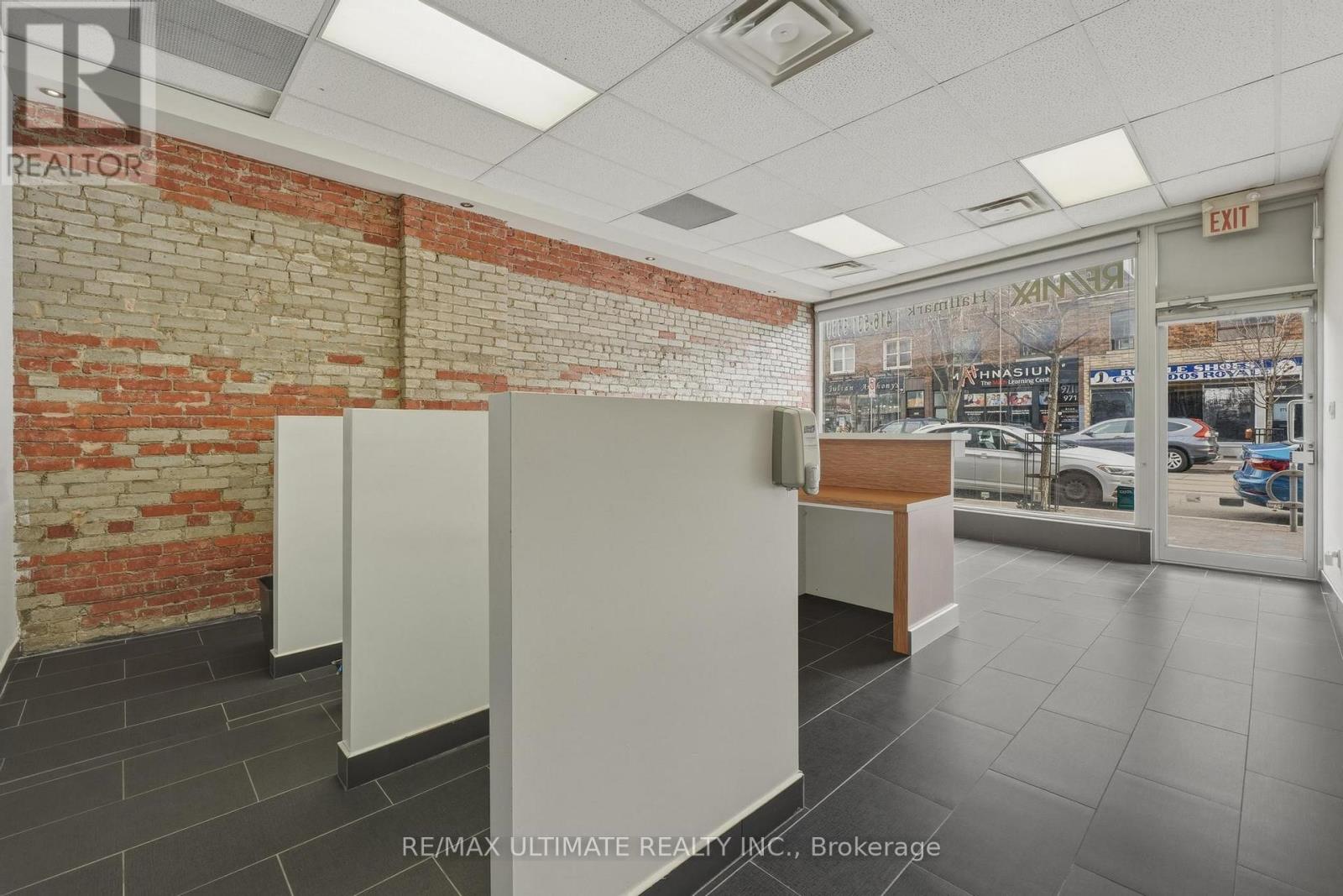 968 College Street, Toronto, Ontario  M5H 1A5 - Photo 5 - C12970848