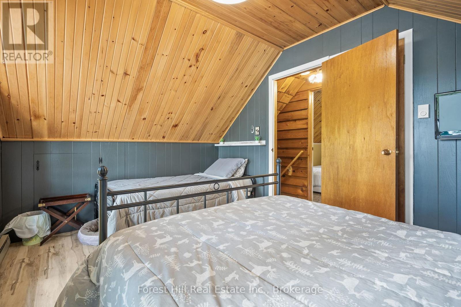 1099 Bracken Trail, Minden Hills, Ontario  K0M 2L1 - Photo 18 - X12920734