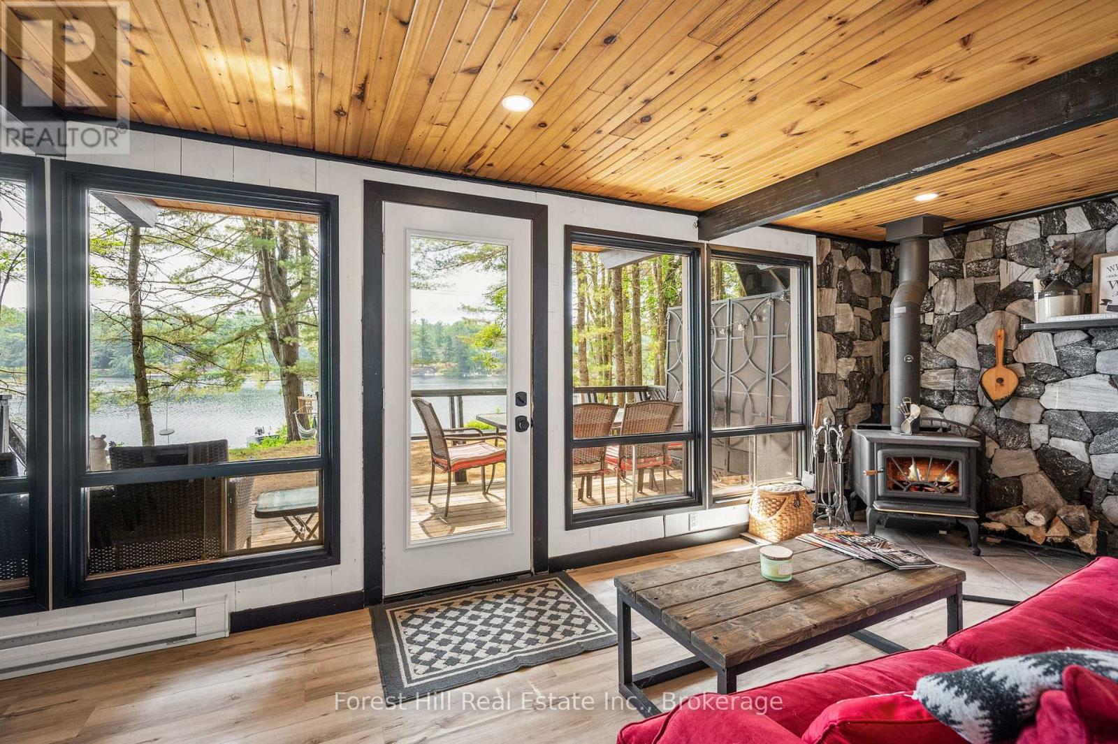 1099 Bracken Trail, Minden Hills, Ontario  K0M 2L1 - Photo 7 - X12920734