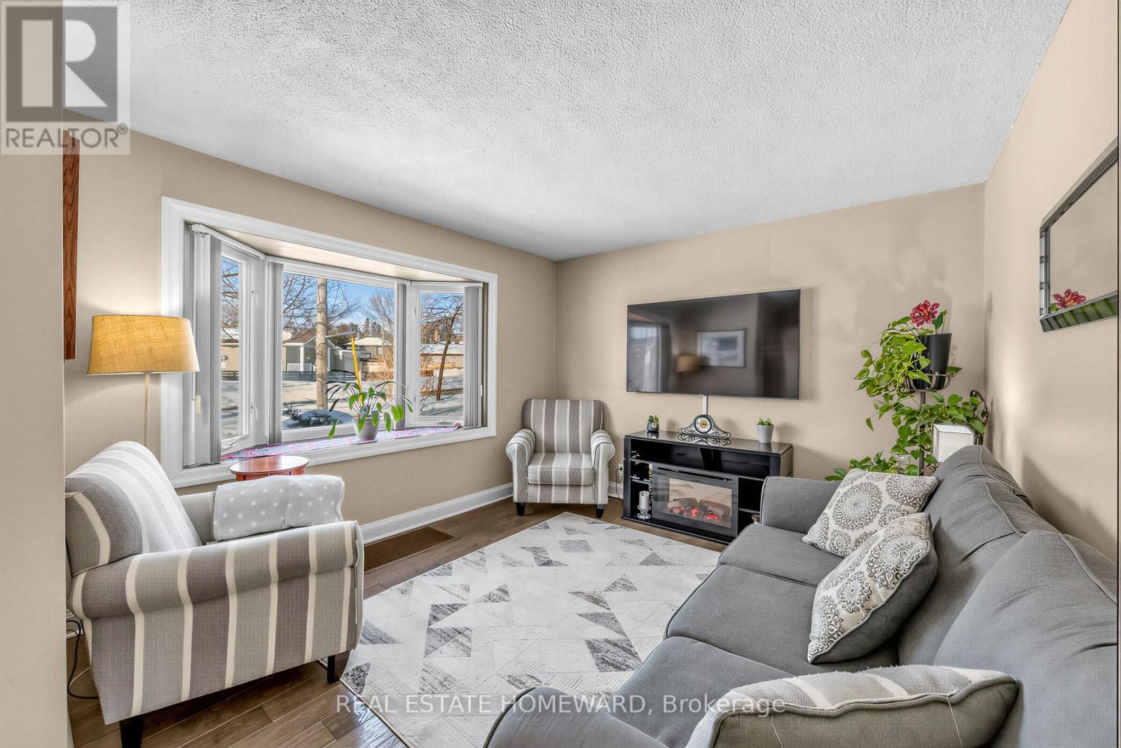 15 Medonte Avenue, Toronto, Ontario  M1L 1Z2 - Photo 7 - E12970688