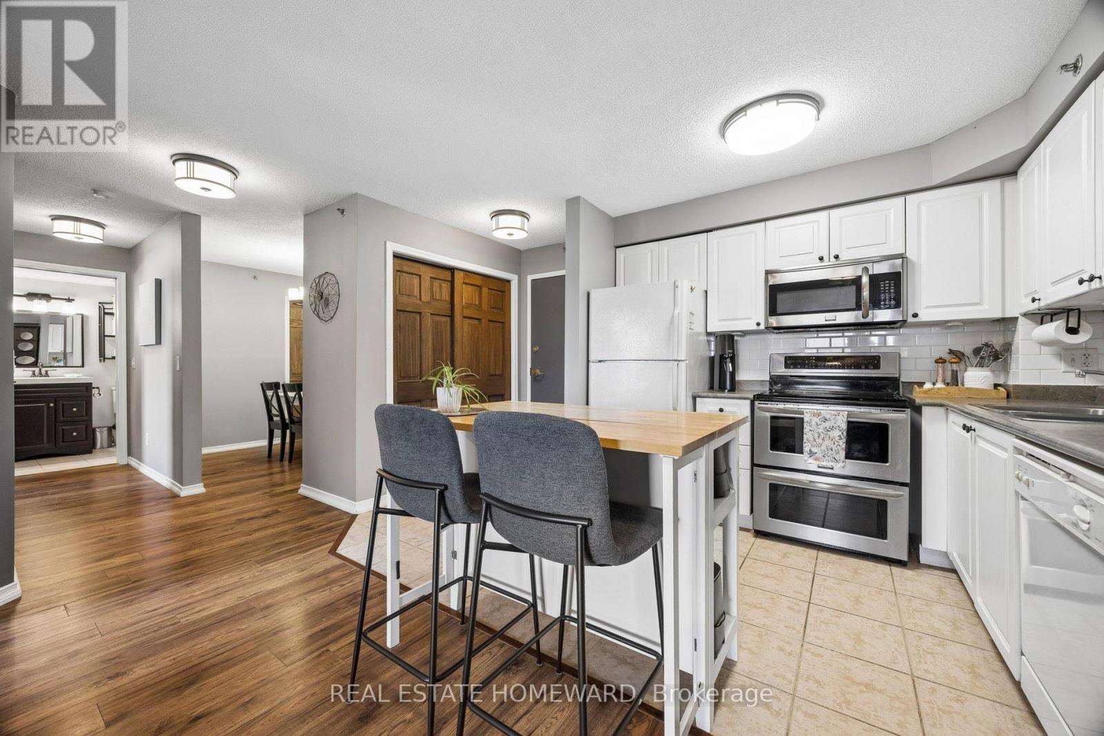 401 - 684 Warden Avenue, Toronto, Ontario  M1L 4W4 - Photo 3 - E12970754
