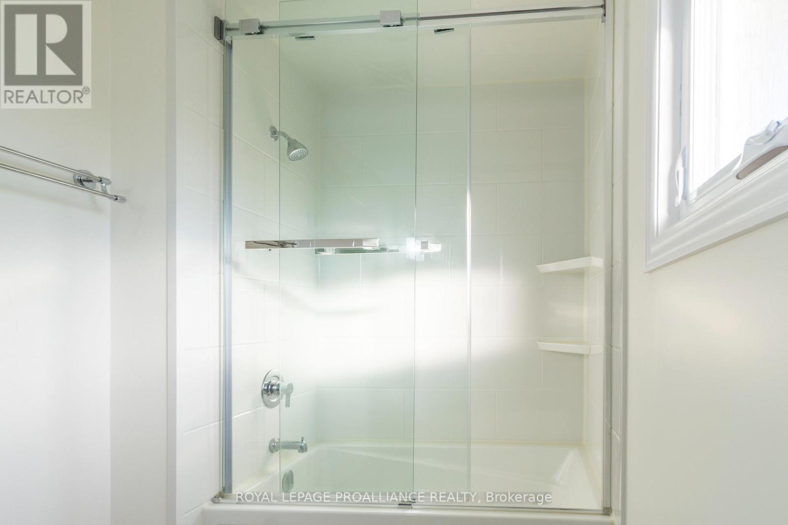 37 Dungannon Drive, Belleville, Ontario  K8P 5E7 - Photo 33 - X12729694