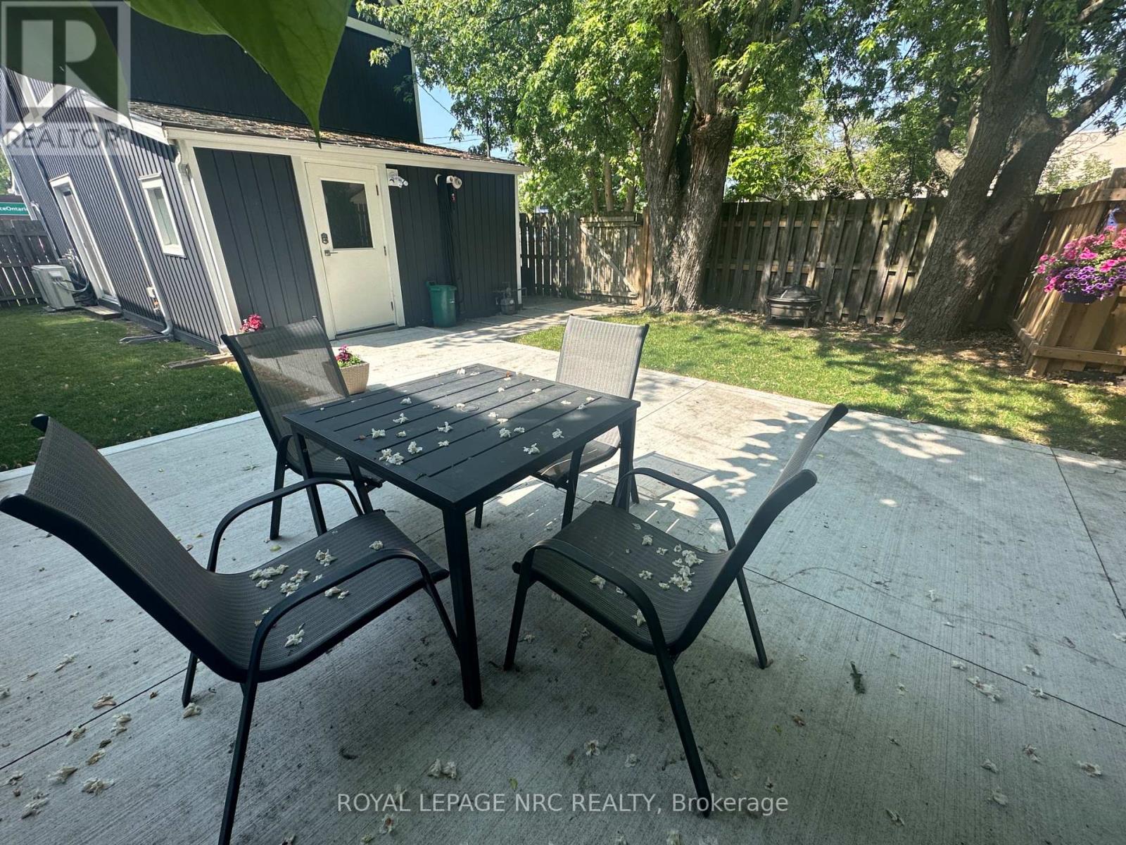 10 Thorold Road, Welland, Ontario  L3C 3T2 - Photo 20 - X12965398