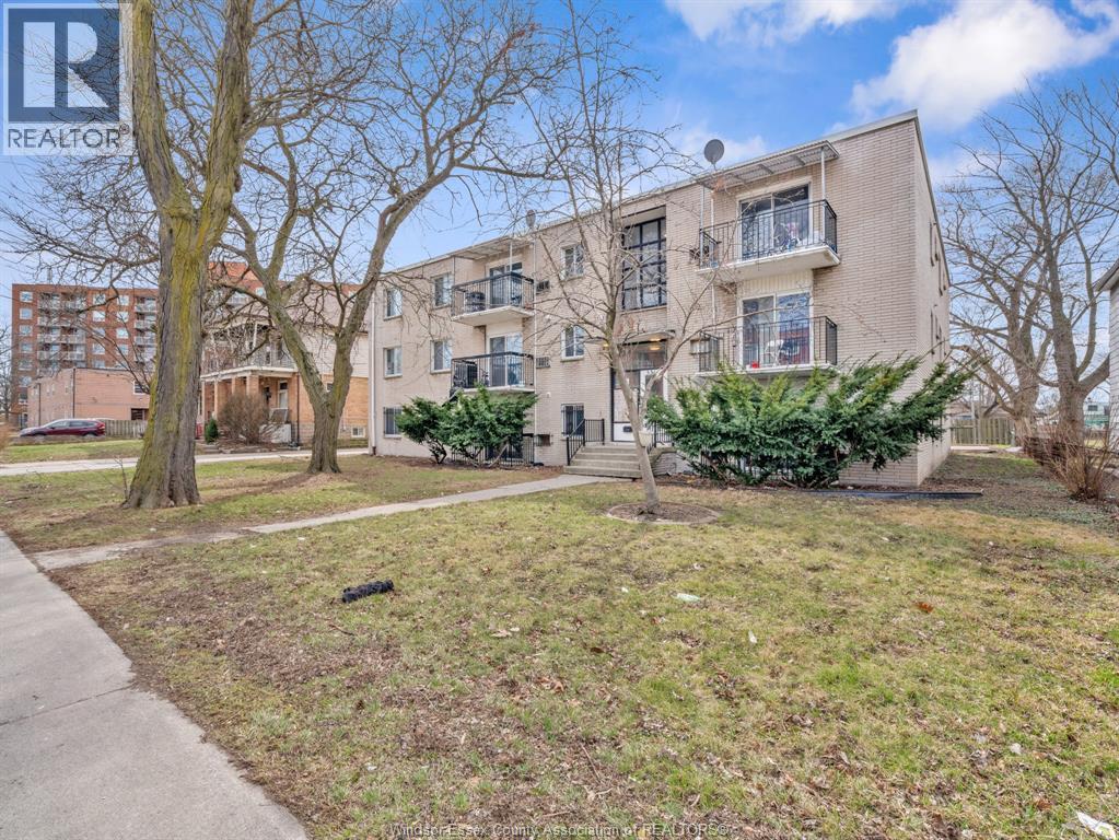 MLS# 26007392: 531 MILL STREET, Windsor, Canada