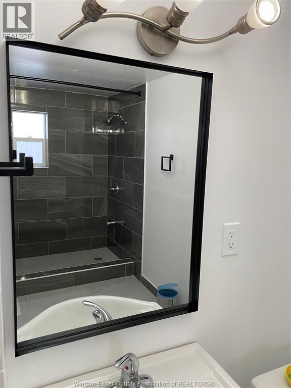 764 Windsor Avenue, Windsor, Ontario  N9A 1J9 - Photo 11 - 26007333