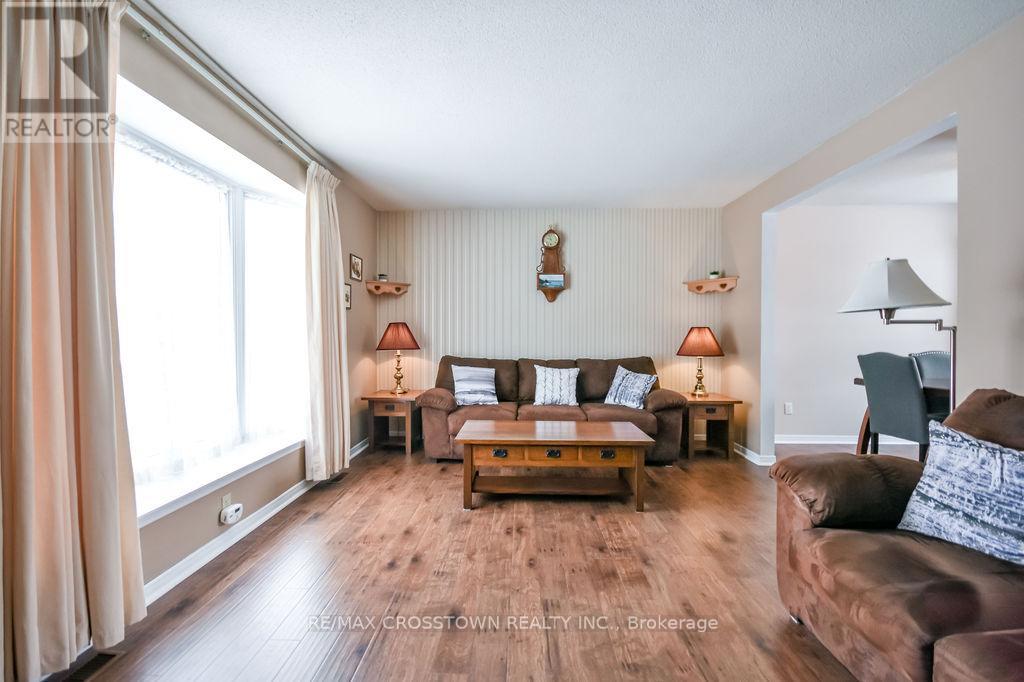 169 Oriole Drive, East Gwillimbury, Ontario  L9N 1G9 - Photo 11 - N12970652