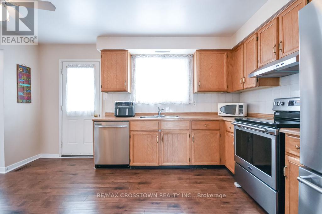 169 Oriole Drive, East Gwillimbury, Ontario  L9N 1G9 - Photo 17 - N12970652