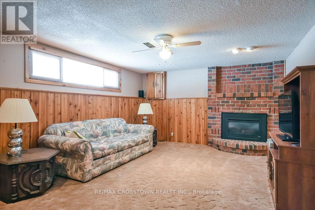 169 Oriole Drive, East Gwillimbury, Ontario  L9N 1G9 - Photo 33 - N12970652