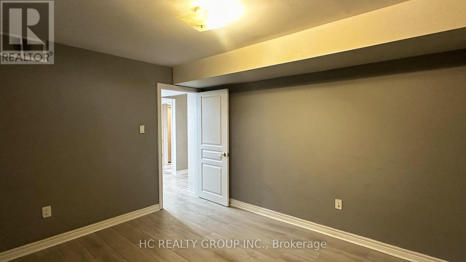 Bsmt - 821 Walsh Court, Newmarket, Ontario L3X 2V3 - Photo 5 - N12970664