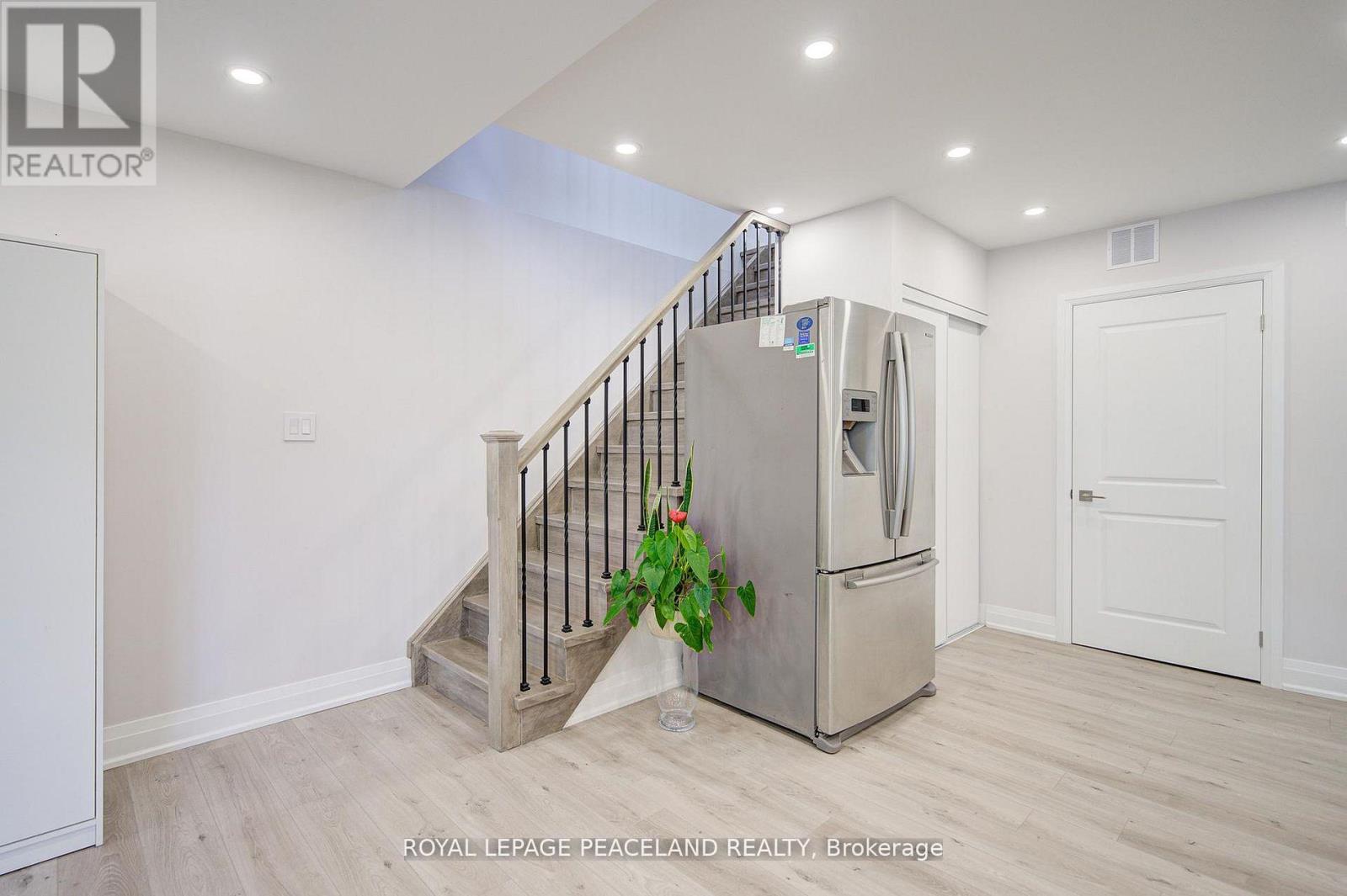 38 Lakeview Avenue, Whitchurch-Stouffville, Ontario  L4A 2H1 - Photo 18 - N12970694