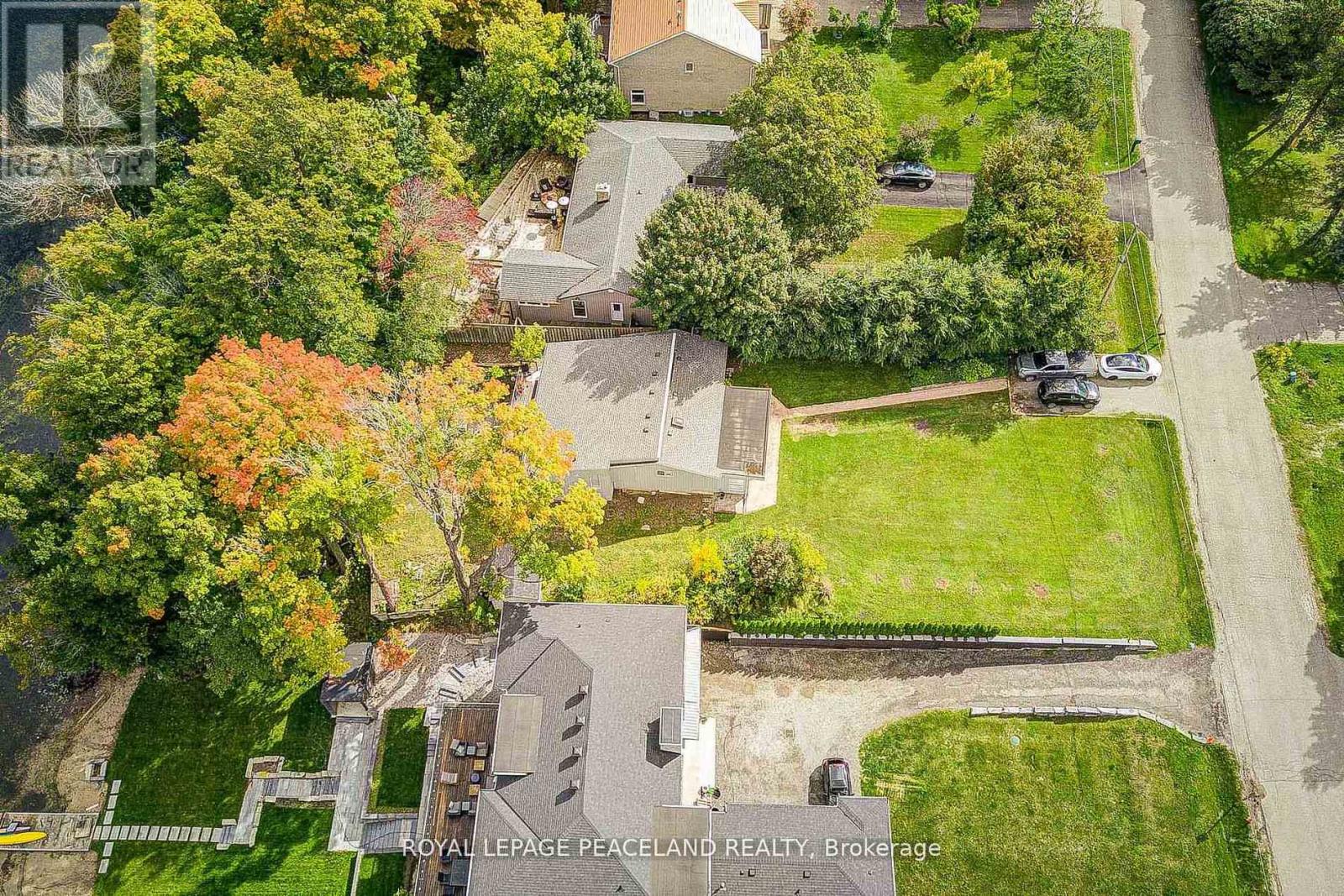 38 Lakeview Avenue, Whitchurch-Stouffville, Ontario  L4A 2H1 - Photo 2 - N12970694