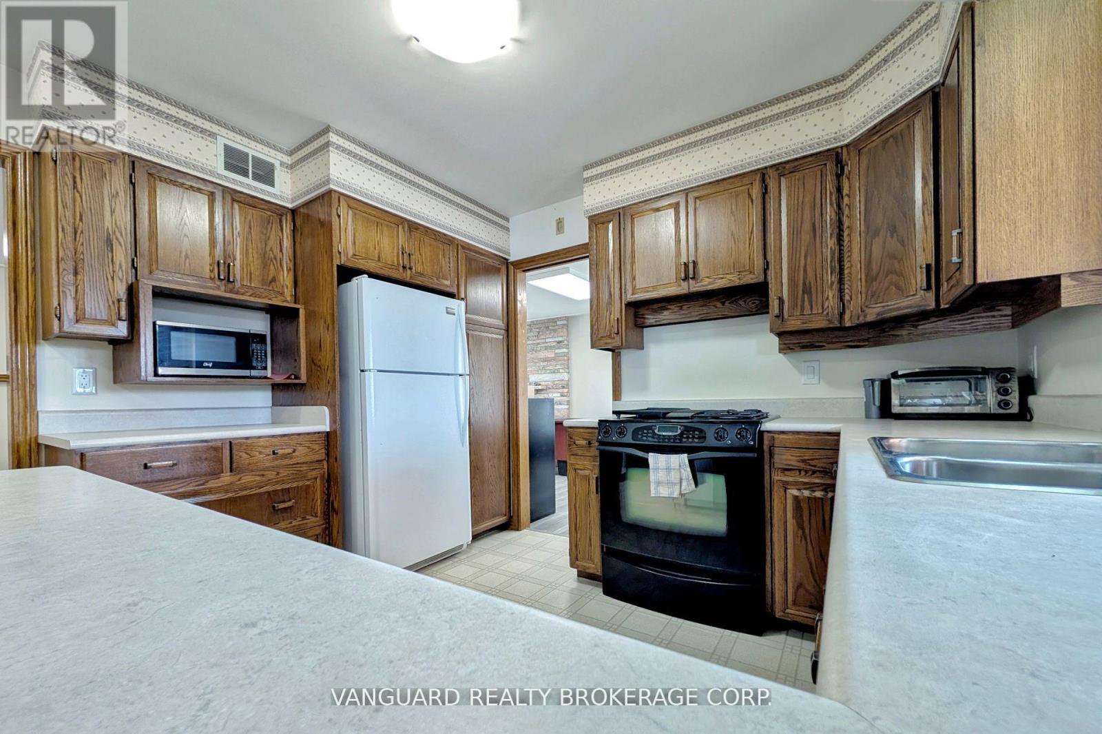 7370 Martin Grove Road, Vaughan, Ontario  L4L 1A5 - Photo 38 - N12970776