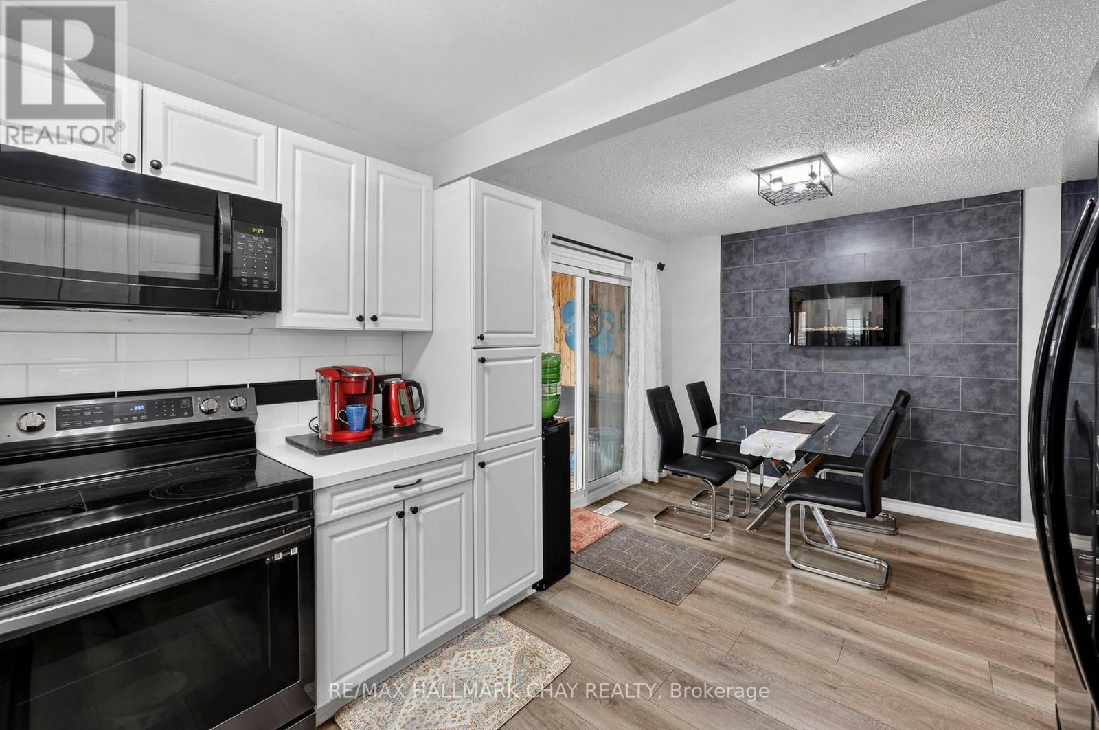 15 Wilde Place, Barrie (Letitia Heights), Ontario  L4N 4W6 - Photo 24 - S12970802