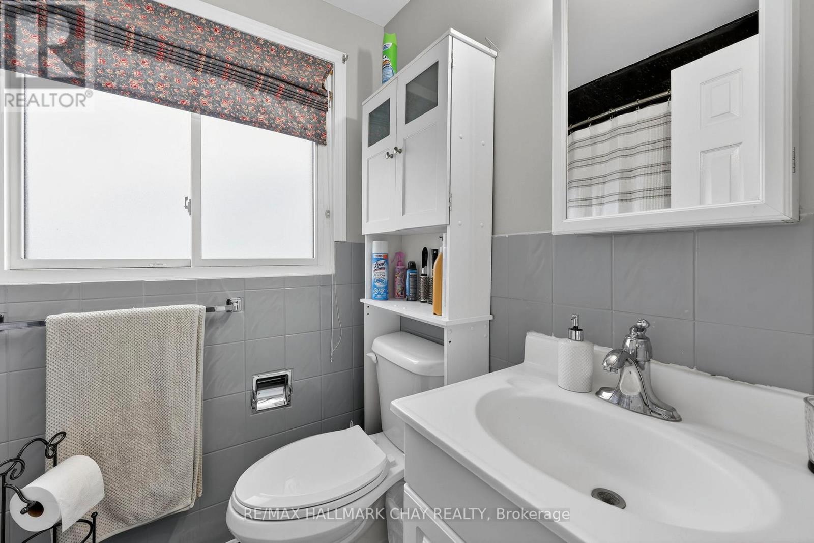 15 Wilde Place, Barrie (Letitia Heights), Ontario  L4N 4W6 - Photo 32 - S12970802