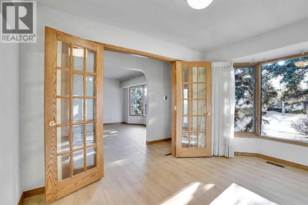 1956 Kelwood Drive Sw, Calgary, Alberta  T3E 3Z3 - Photo 6 - A2275340