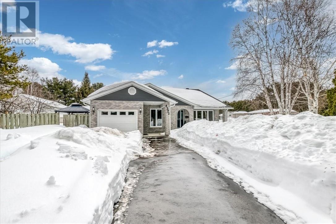 4372 Theresa Avenue, Hanmer, Ontario  P3P 1M4 - Photo 2 - 2127030