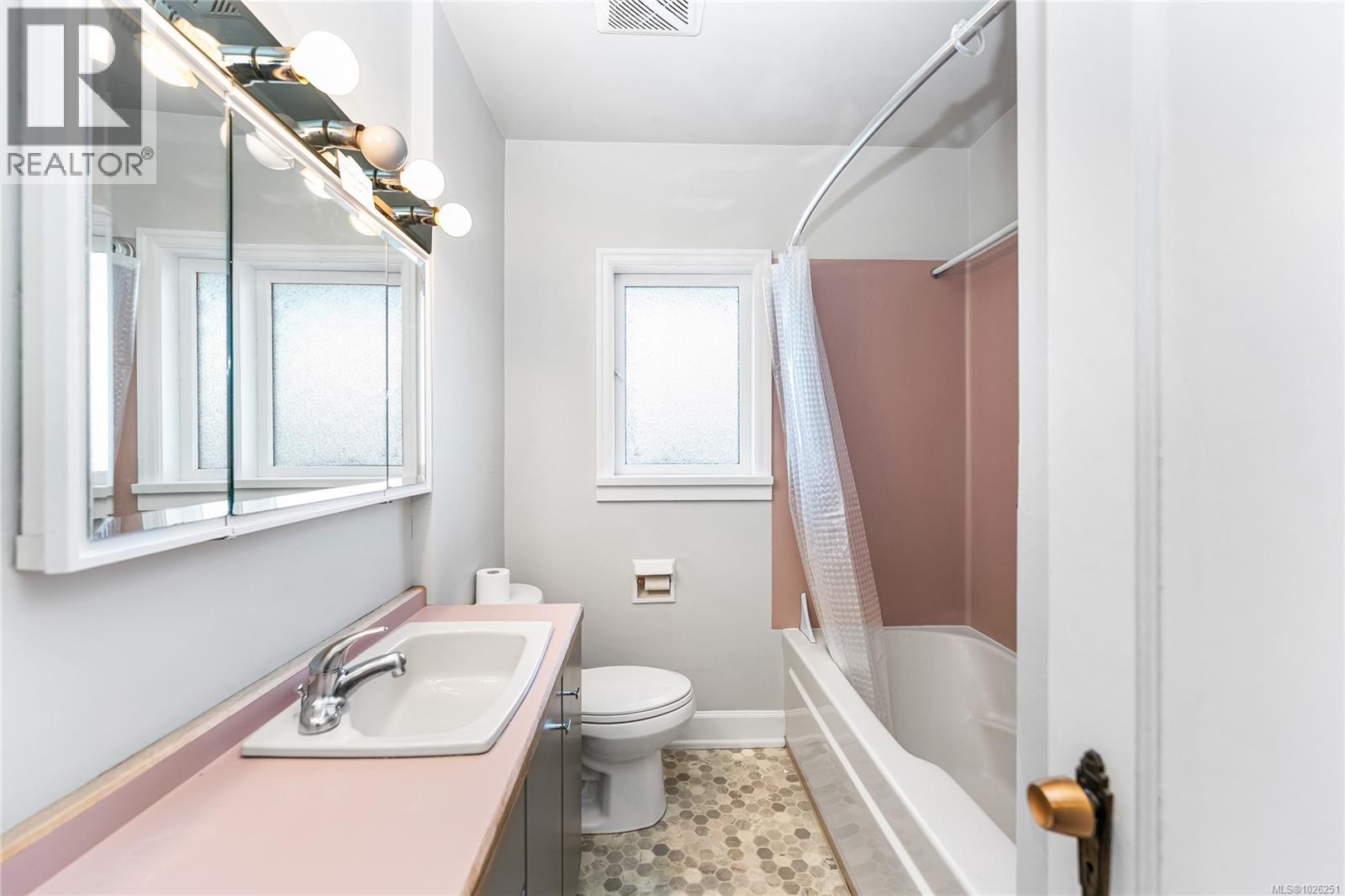 990 Hampshire Rd, Oak Bay, British Columbia  V8S 4S7 - Photo 19 - 1026251