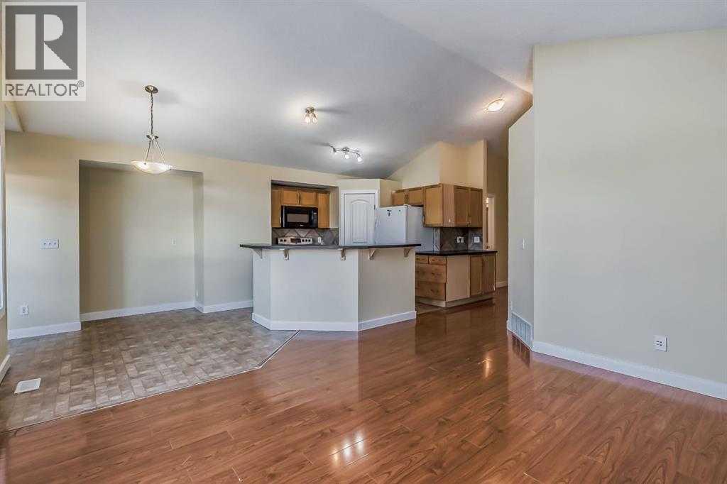 211 Saddlebrook Way Ne, Calgary, Alberta  T3J 0B5 - Photo 15 - A2290591