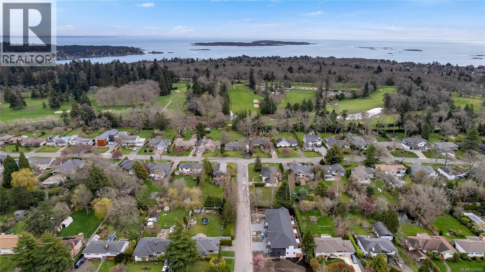 4 3333 Henderson Rd, Oak Bay, British Columbia  V8Z 3P3 - Photo 57 - 1029981