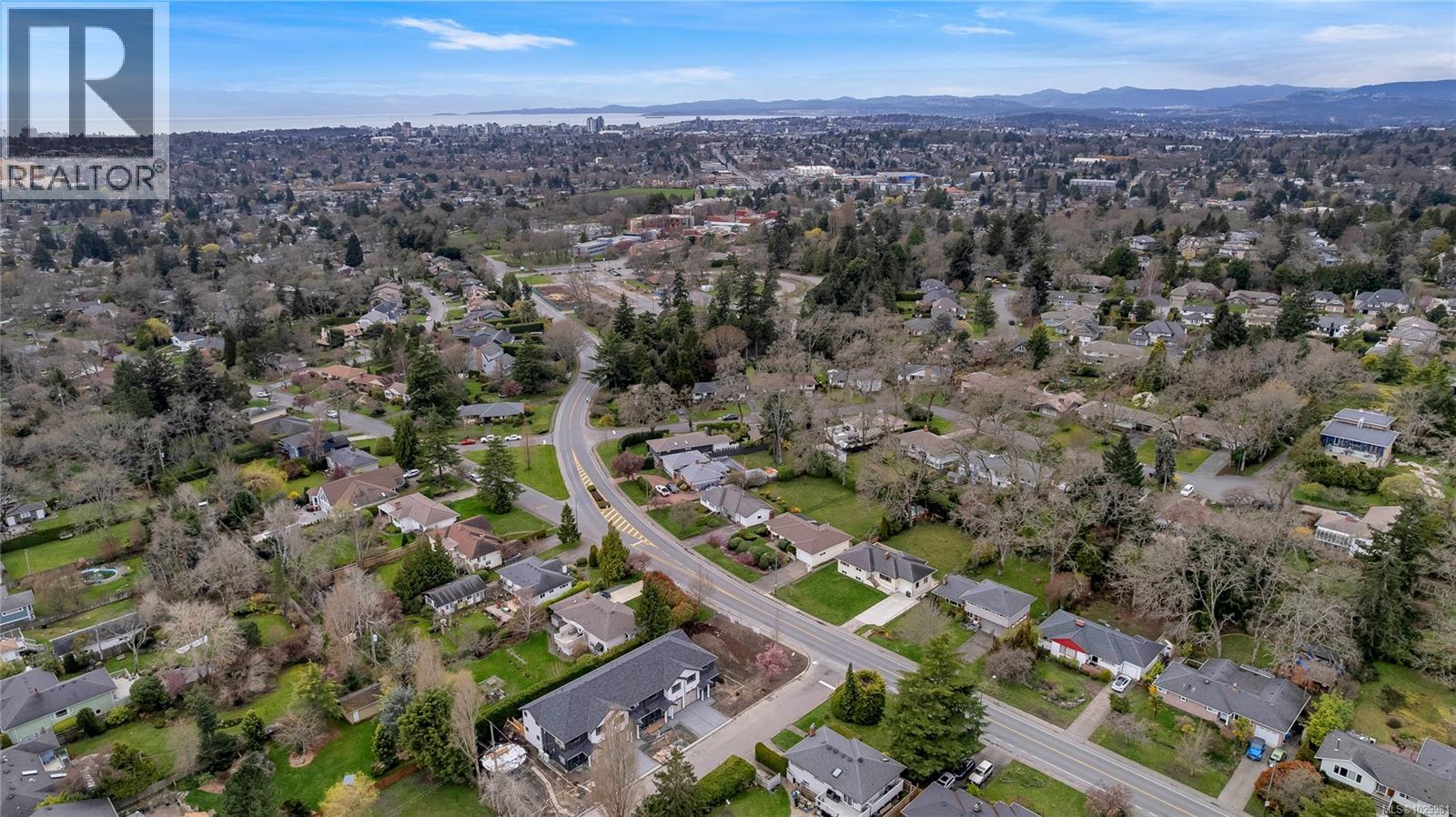 4 3333 Henderson Rd, Oak Bay, British Columbia  V8Z 3P3 - Photo 54 - 1029981