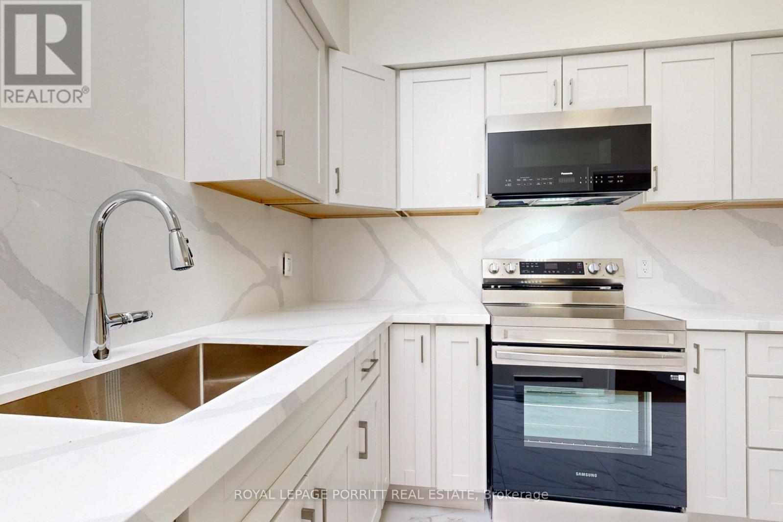 2 - 3519 Lake Shore Boulevard W, Toronto, Ontario  M8W 1N5 - Photo 29 - W12970640