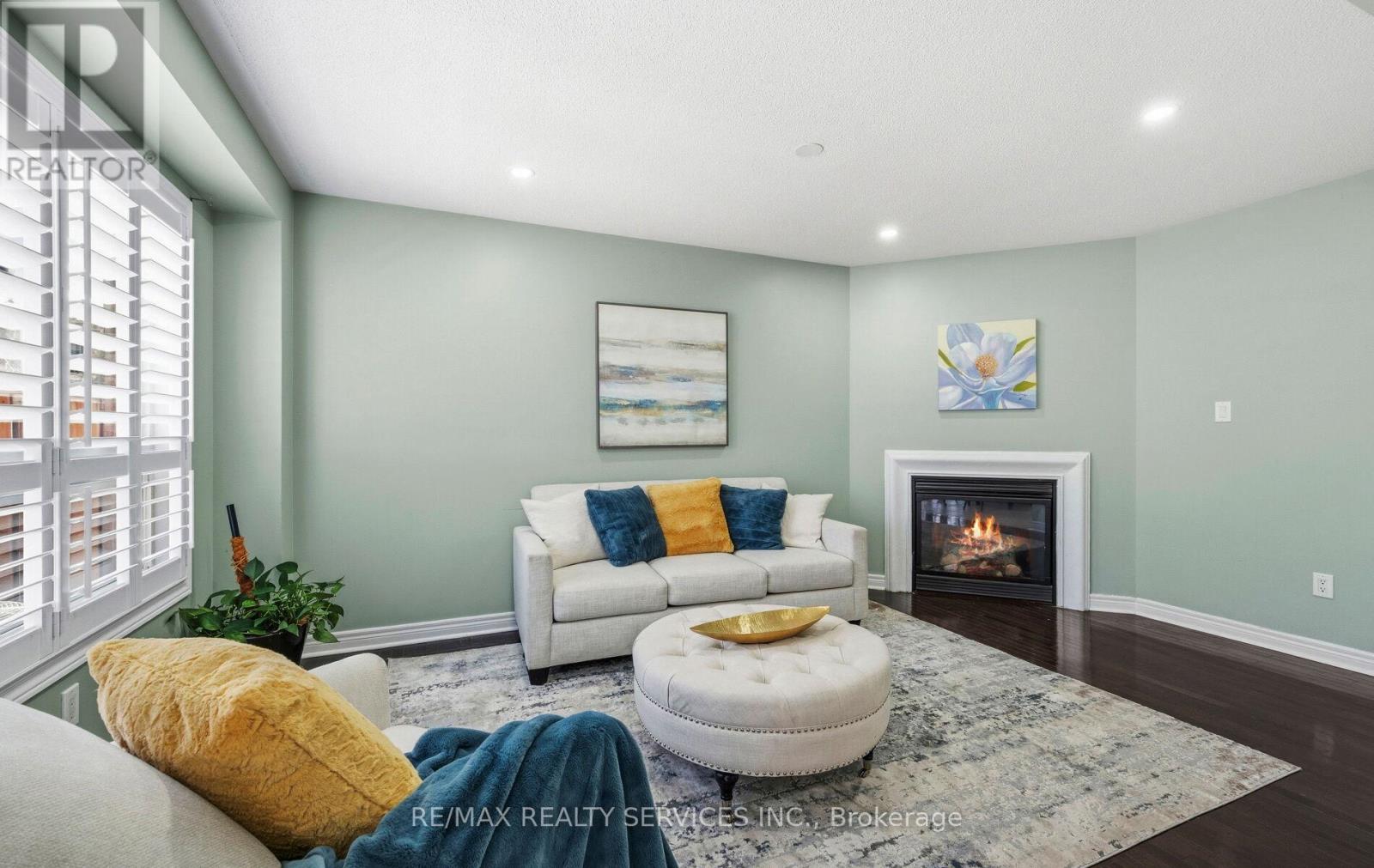 5 Thornbush Boulevard, Brampton, Ontario  L7A 3X9 - Photo 15 - W12970658