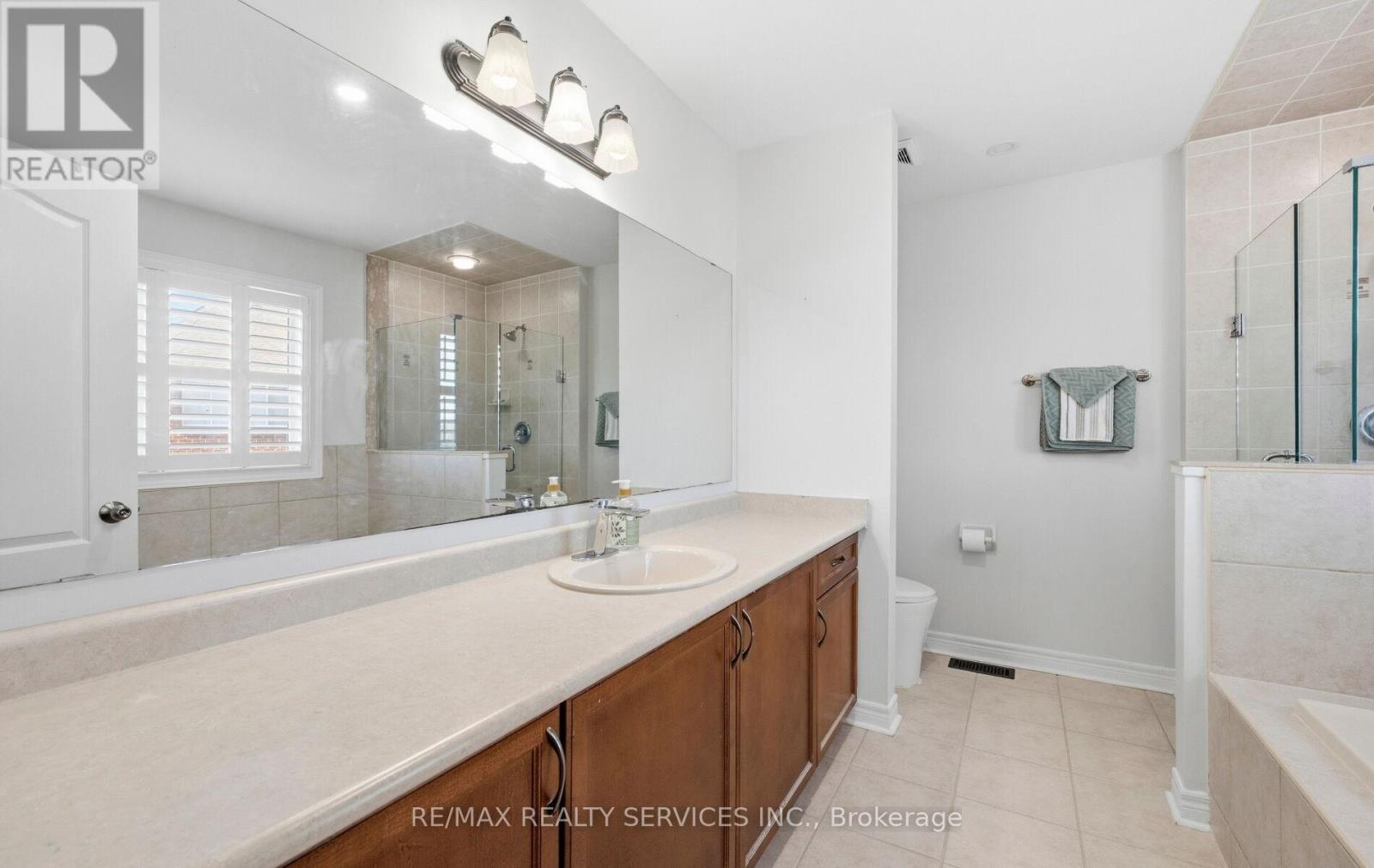 5 Thornbush Boulevard, Brampton, Ontario  L7A 3X9 - Photo 31 - W12970658