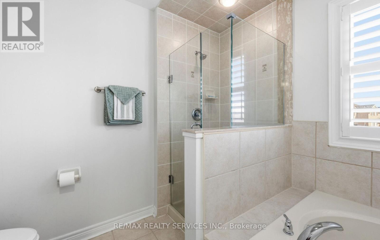 5 Thornbush Boulevard, Brampton, Ontario  L7A 3X9 - Photo 32 - W12970658