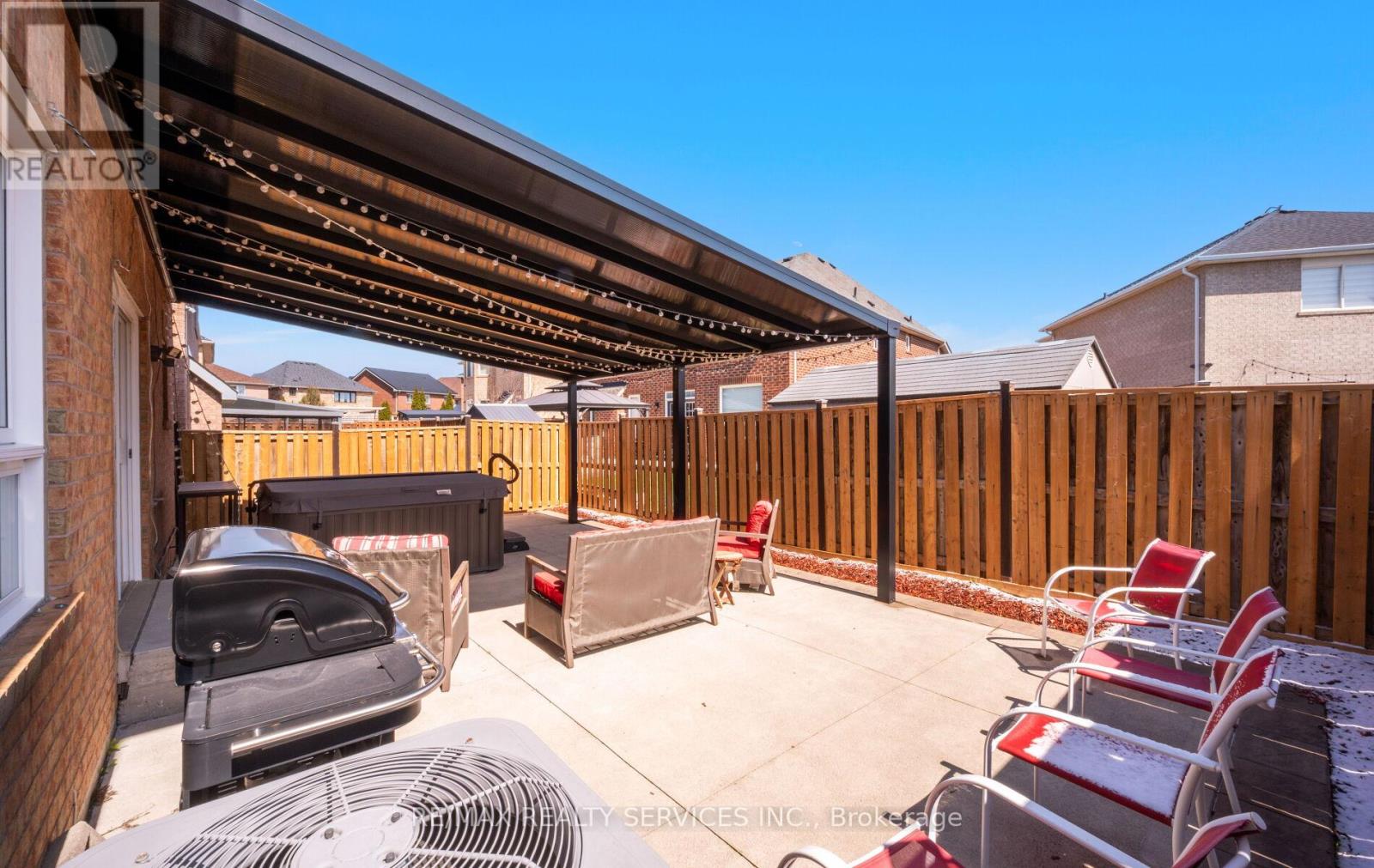 5 Thornbush Boulevard, Brampton, Ontario  L7A 3X9 - Photo 47 - W12970658