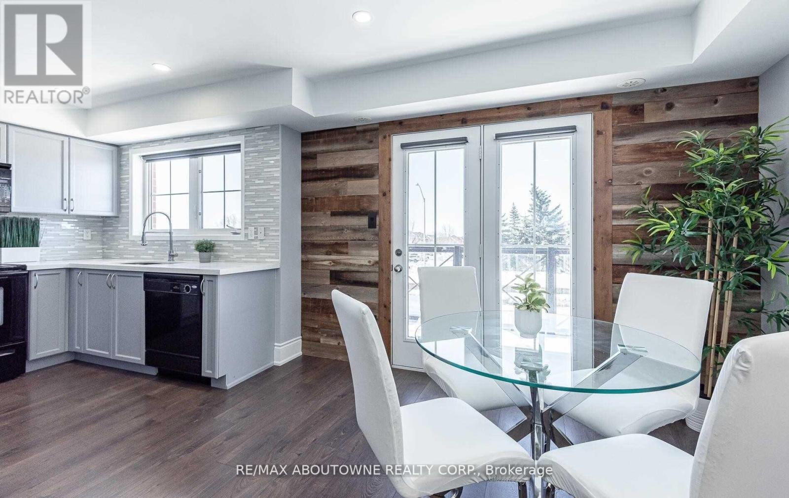 8 - 2557 Sixth Line, Oakville, Ontario  L6H 0H7 - Photo 8 - W12970660