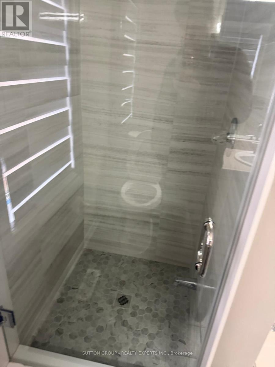 63 Wickstead Court, Brampton, Ontario  L6R 1N8 - Photo 10 - W12970662