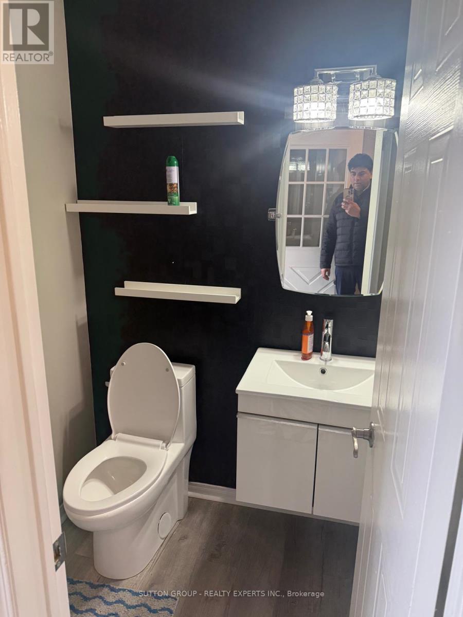 63 Wickstead Court, Brampton, Ontario  L6R 1N8 - Photo 15 - W12970662