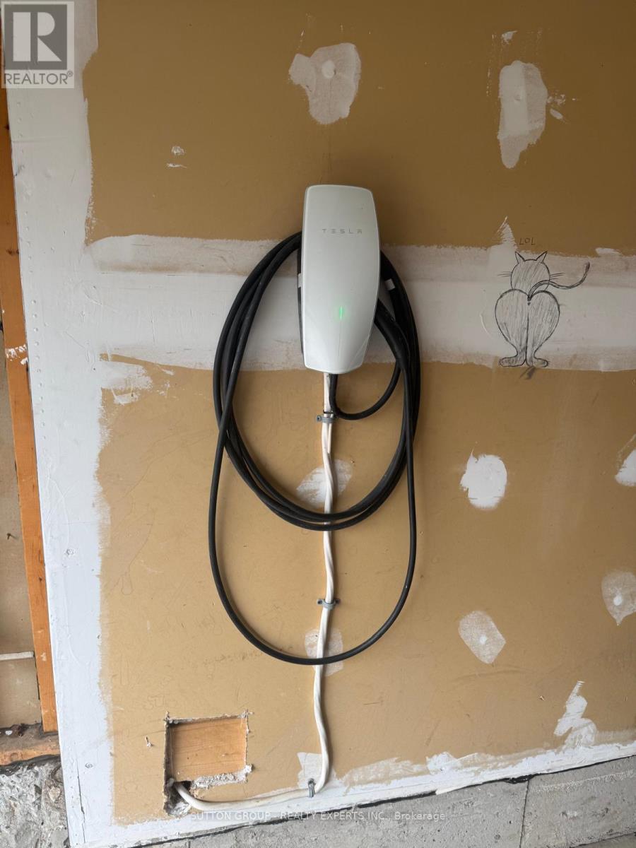 63 Wickstead Court, Brampton, Ontario  L6R 1N8 - Photo 18 - W12970662