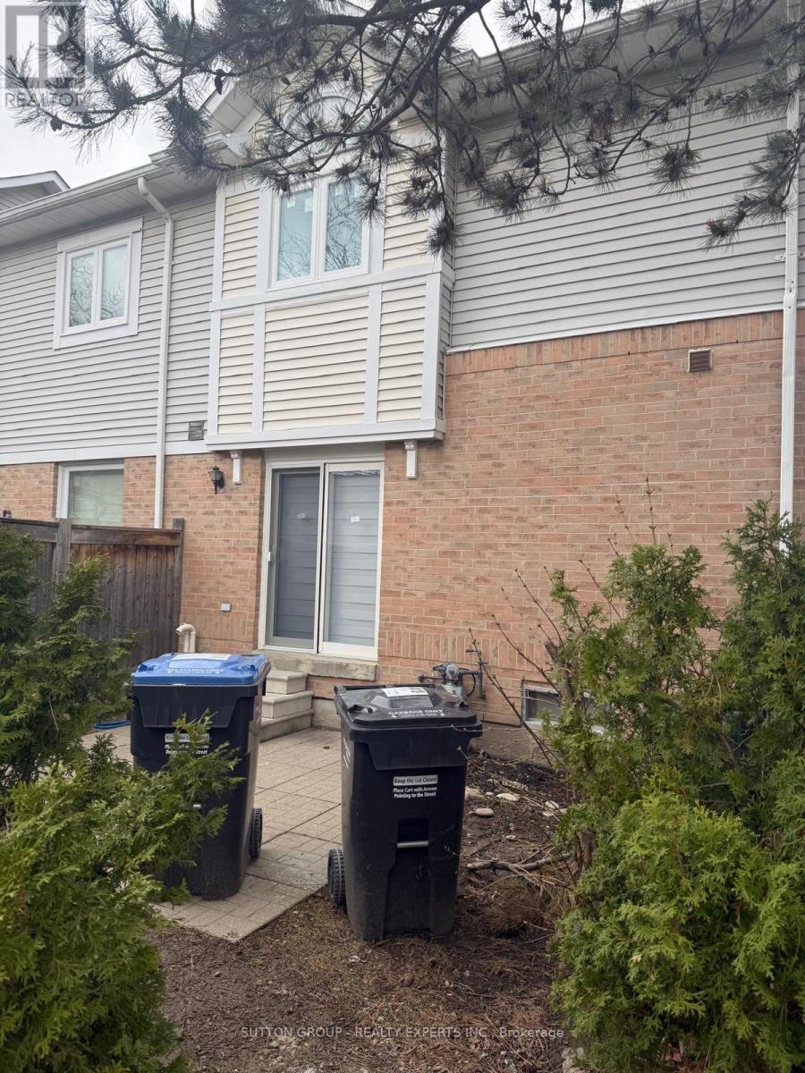 63 Wickstead Court, Brampton, Ontario  L6R 1N8 - Photo 22 - W12970662