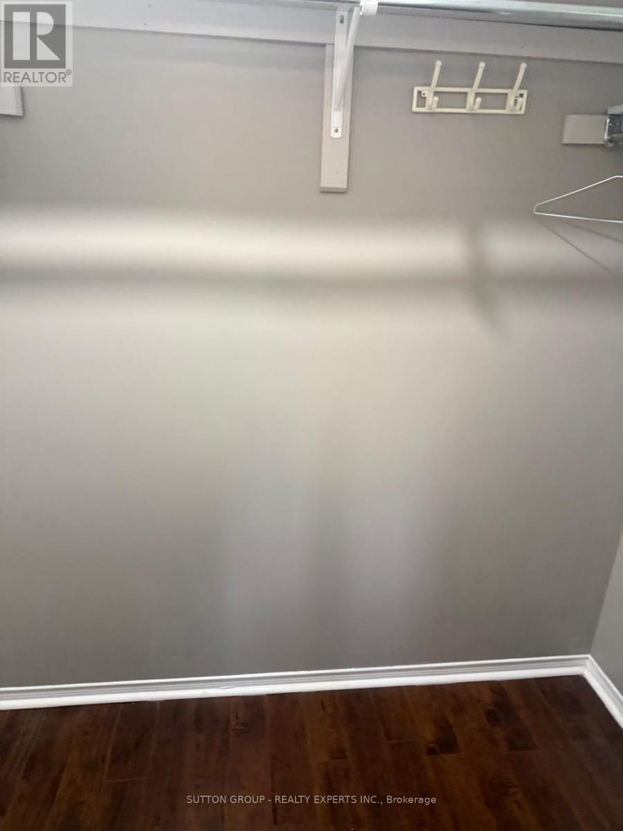 63 Wickstead Court, Brampton, Ontario  L6R 1N8 - Photo 8 - W12970662