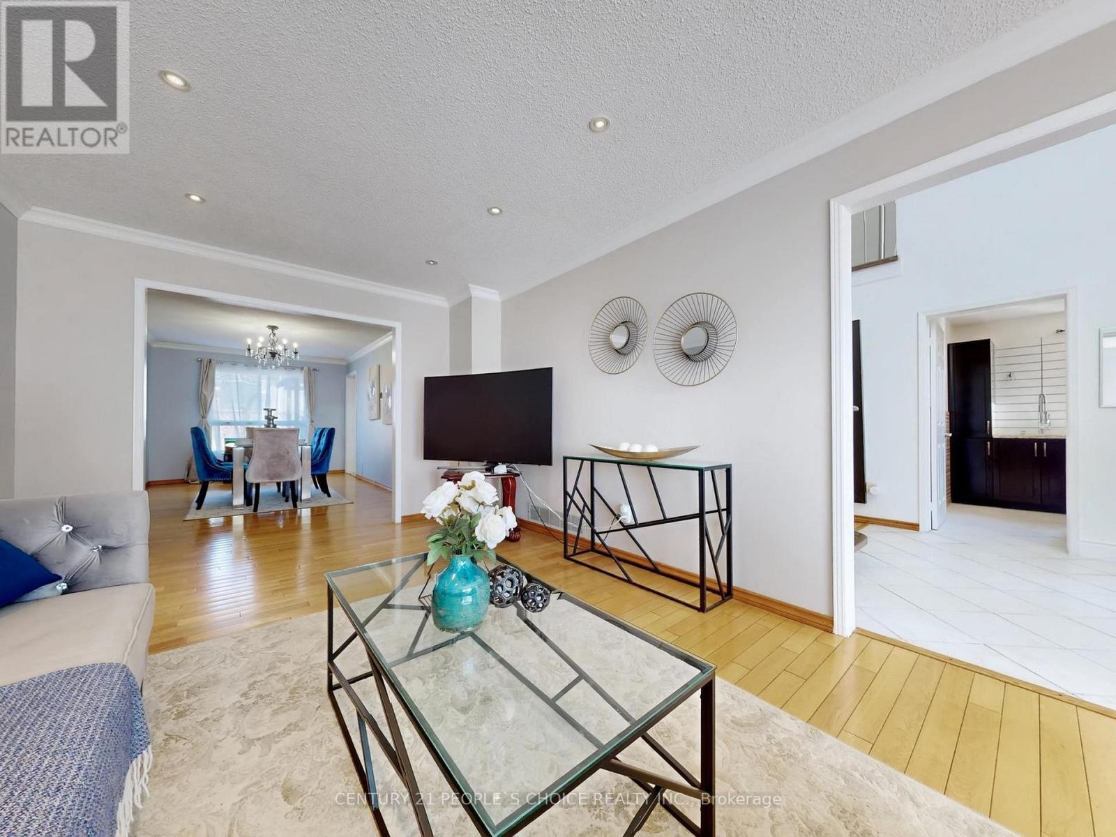 5992 Ladyburn Crescent, Mississauga, Ontario  L5M 4V9 - Photo 5 - W12970696