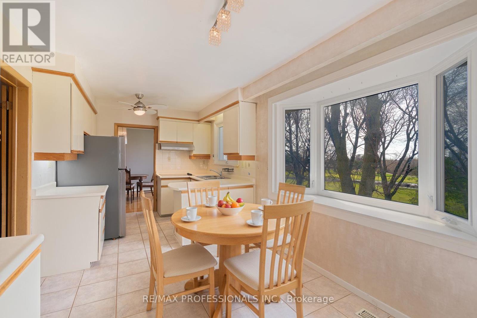 315 Markland Drive, Toronto, Ontario  M9C 1R4 - Photo 13 - W12970702