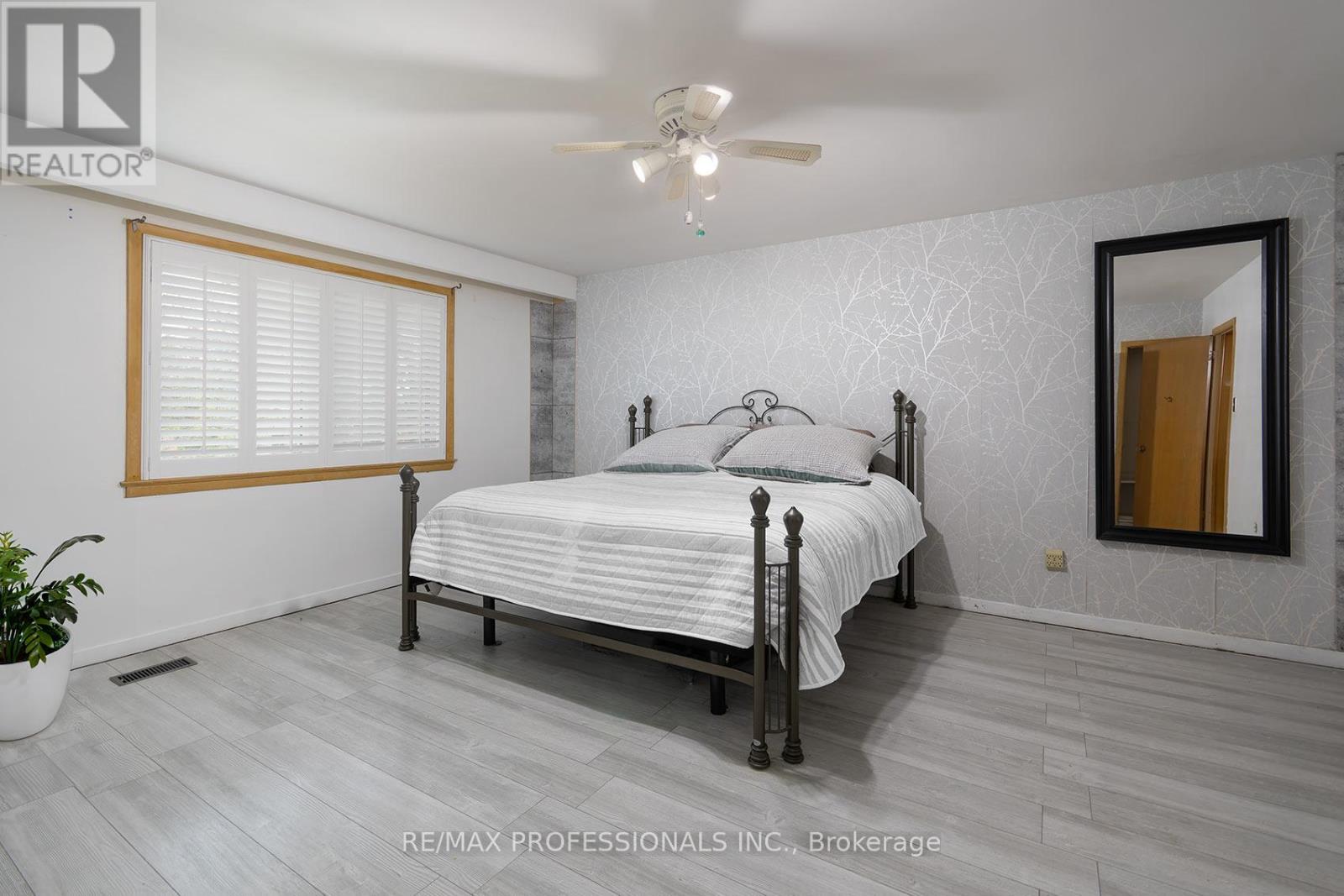 315 Markland Drive, Toronto, Ontario  M9C 1R4 - Photo 21 - W12970702