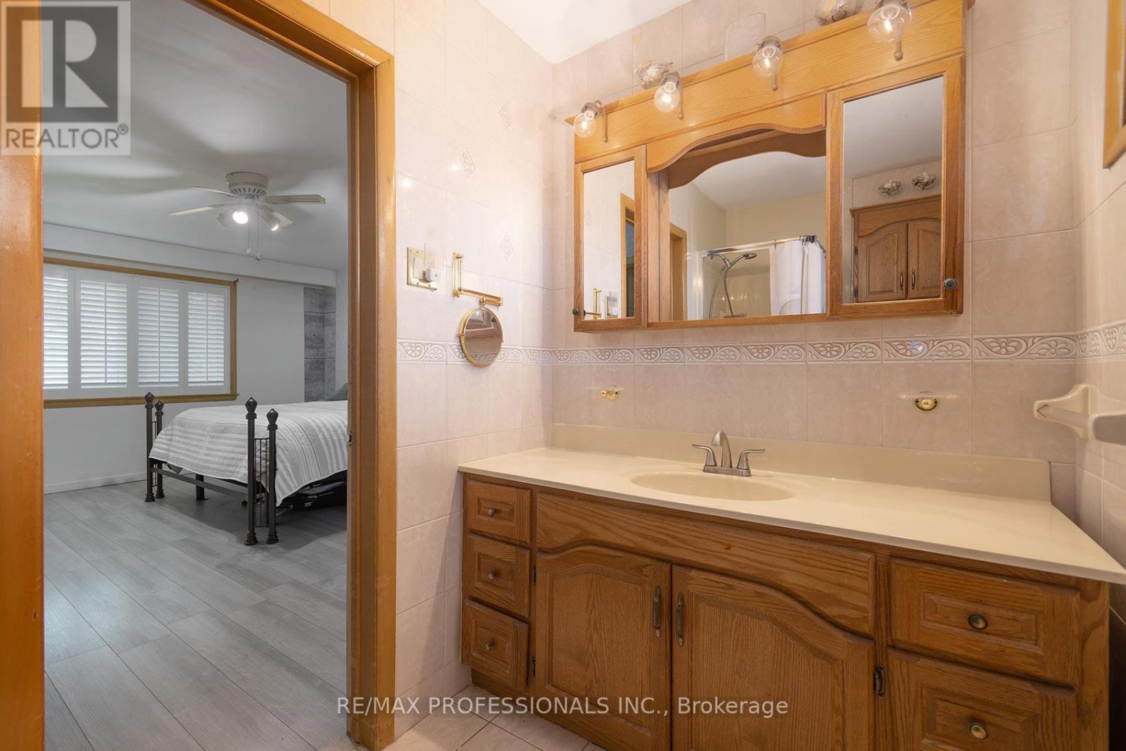 315 Markland Drive, Toronto, Ontario  M9C 1R4 - Photo 23 - W12970702