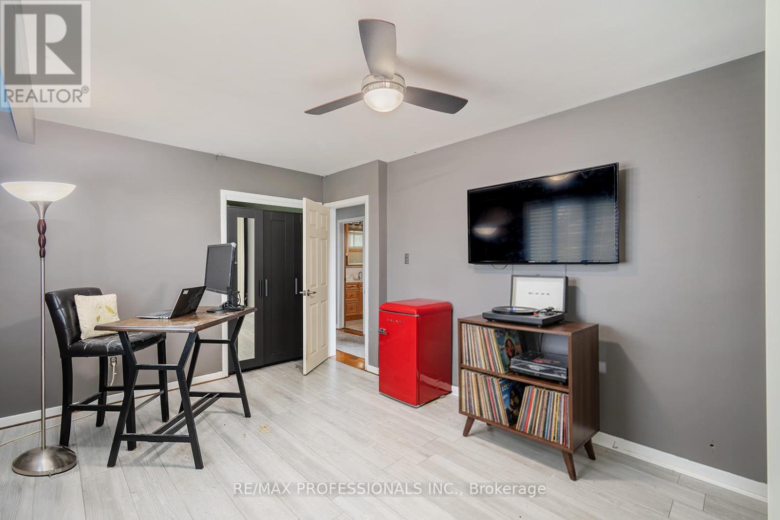 315 Markland Drive, Toronto, Ontario  M9C 1R4 - Photo 25 - W12970702