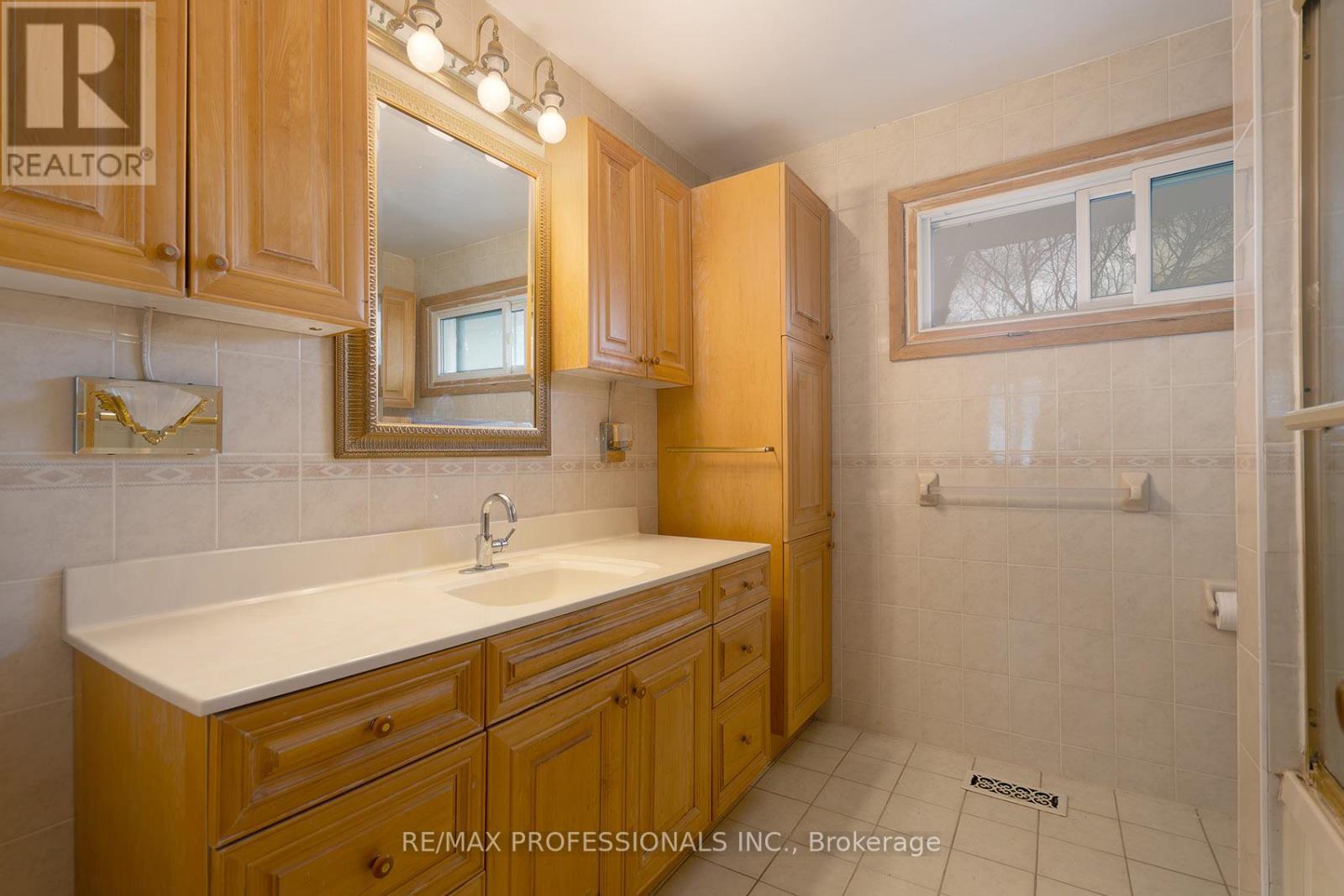 315 Markland Drive, Toronto, Ontario  M9C 1R4 - Photo 29 - W12970702