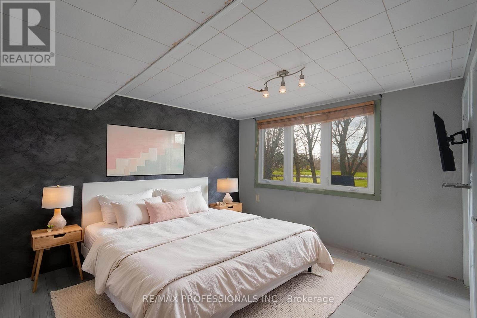 315 Markland Drive, Toronto, Ontario  M9C 1R4 - Photo 33 - W12970702