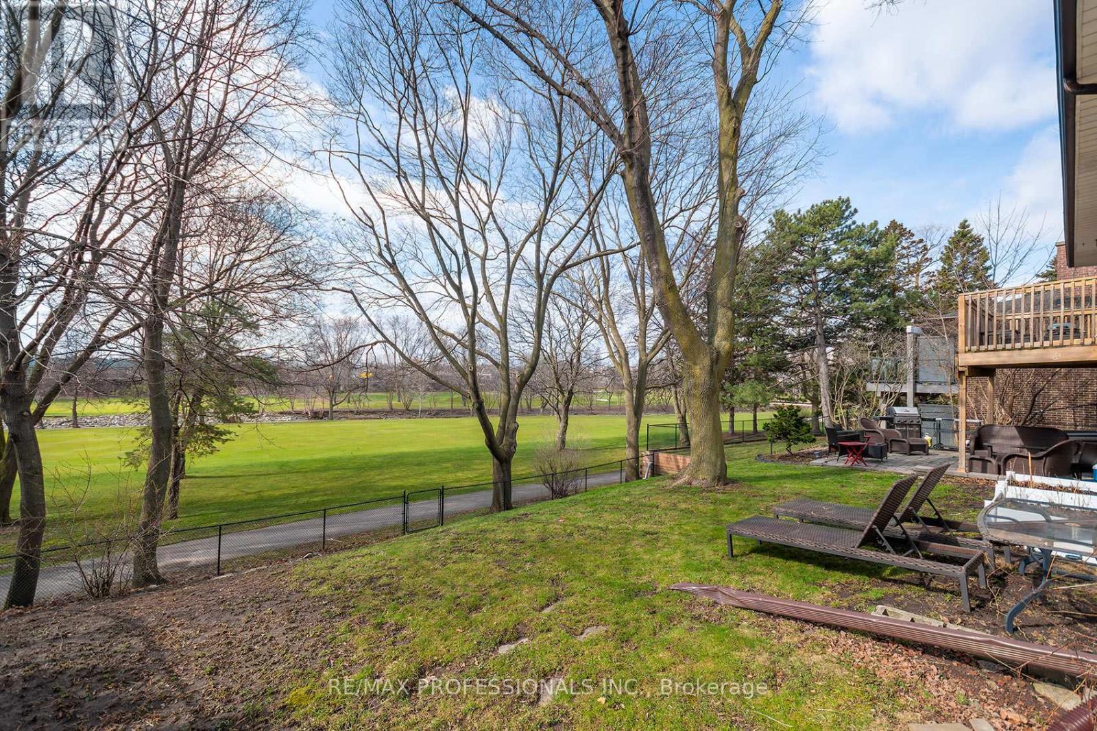 315 Markland Drive, Toronto, Ontario  M9C 1R4 - Photo 39 - W12970702