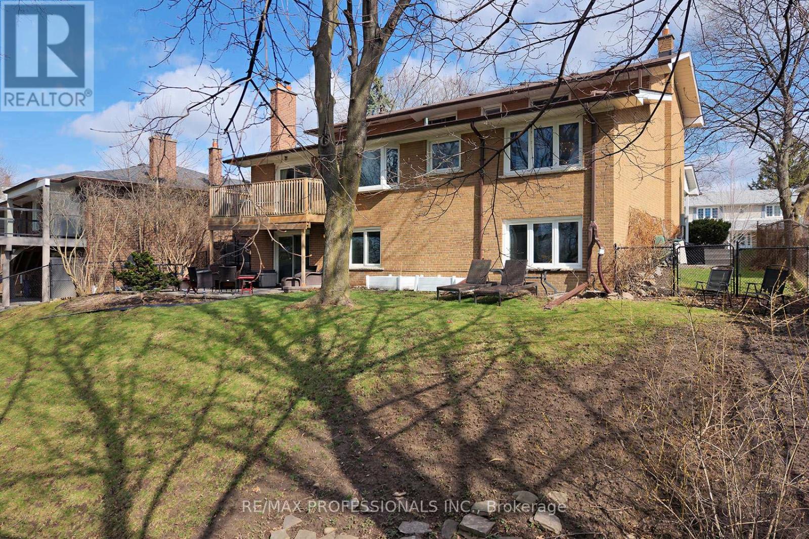 315 Markland Drive, Toronto, Ontario  M9C 1R4 - Photo 40 - W12970702